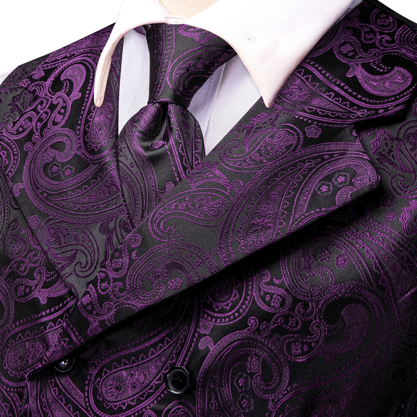 Men’s Vest & Tie Set. Silk Paisley 4Pc. NeckTie, Hanky & Cufflinks